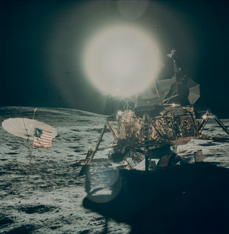 Illustration for article titled The crappy photos of NASA's golden era you never get to see